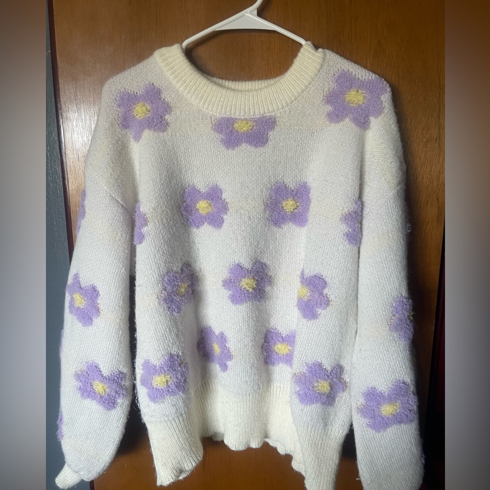 POL “Flower Power” Sweater | Violet